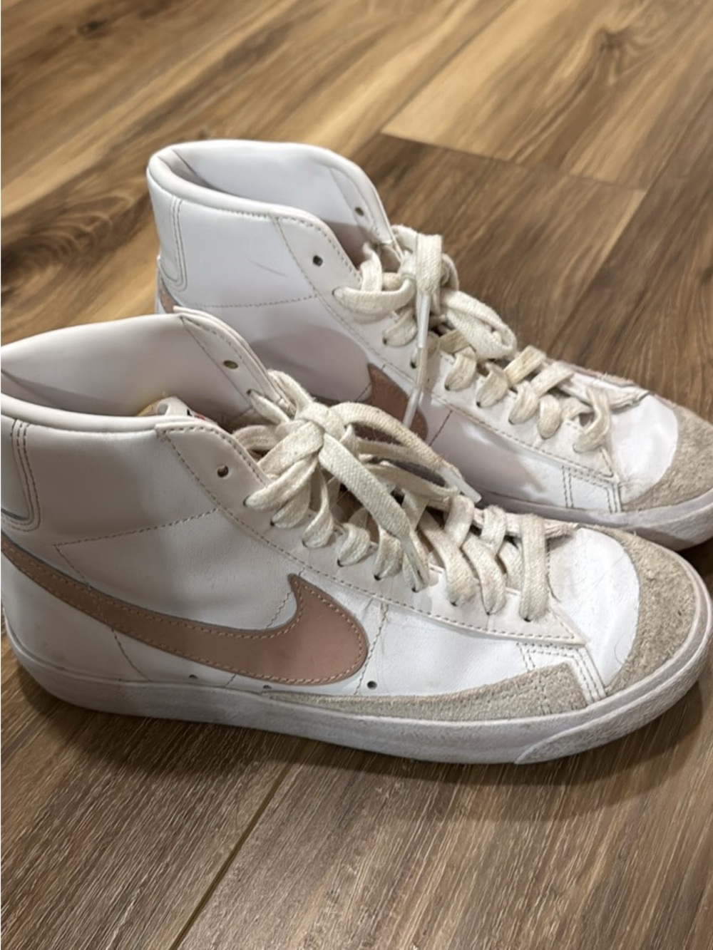 Nike Women’s Mid-Top Sneakers White with Blush Swoosh